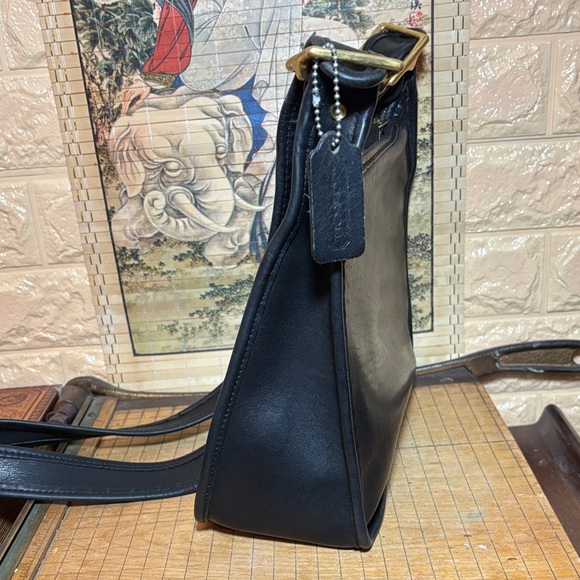 Coach Legacy Zip Black Vintage Leather Shoulder Bag 1997 - Picture 6 of 17